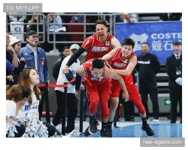 走步和两次运球区别是什么?规则解析与判罚标准 走步和两次运球区别是什么?规则解析与判罚标准