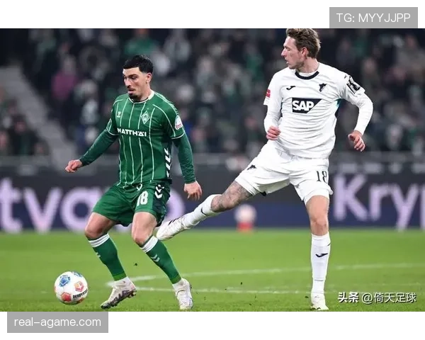 那不勒斯防守稳定性面临考验,赛季关键阶段表现波动影响争冠形势 那不勒斯防守稳定性面临考验,赛季关键阶段表现波动影响争冠形势